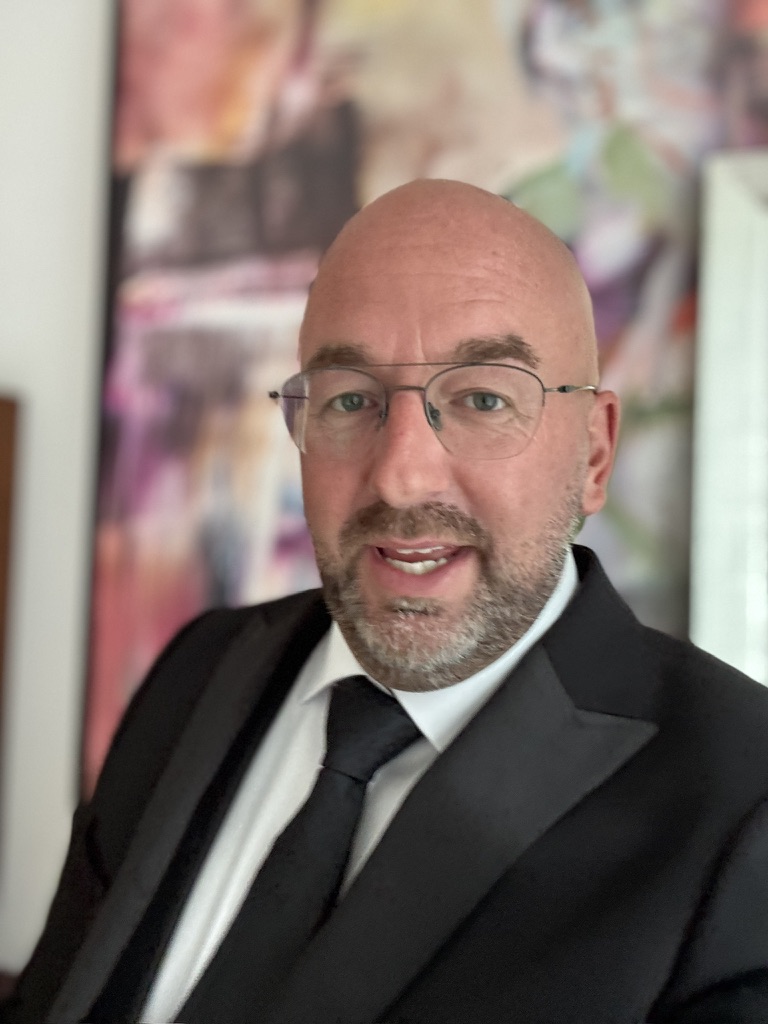 Mike – professionell